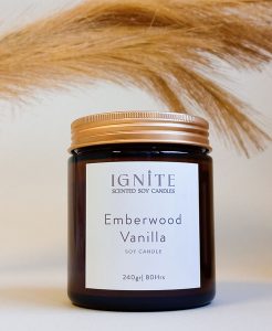 Αρωματικό κερί σόγιας Emberwood-&-Vanilla Ignite candles