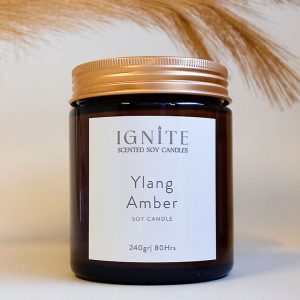 Αρωματικό κερί σόγιας Ylang-&-Amber Ignite candles