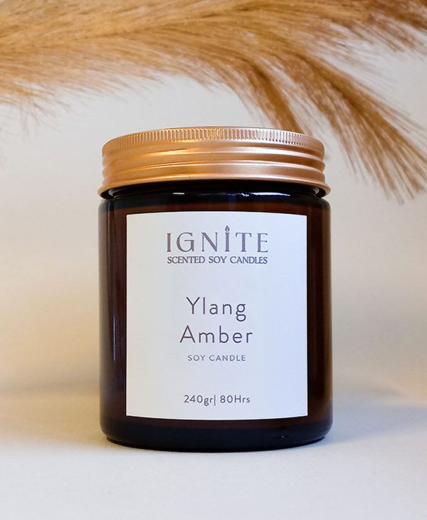 Αρωματικό κερί σόγιας Ylang-&-Amber Ignite candles